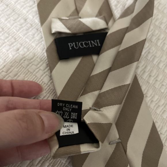 Puccini Men's Beige Striped 100% Microfiber Neck Tie - Picture 4 of 5
